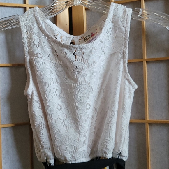 Girls Jumper with black n yellow pattern - Picture 2 of 9